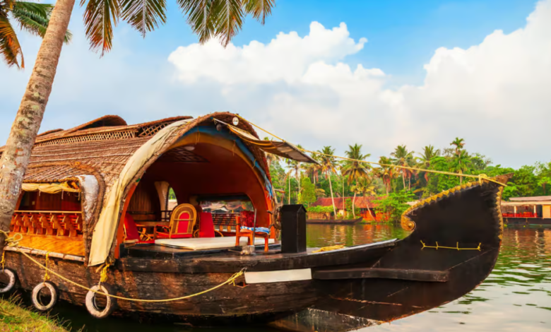 Explore the Best of Kerala: Cochin, Munnar, and Alleppey Tour Guide