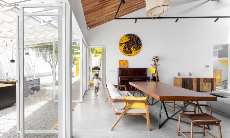 Inside the World of UJNG: A Haven for Minimalist Lovers