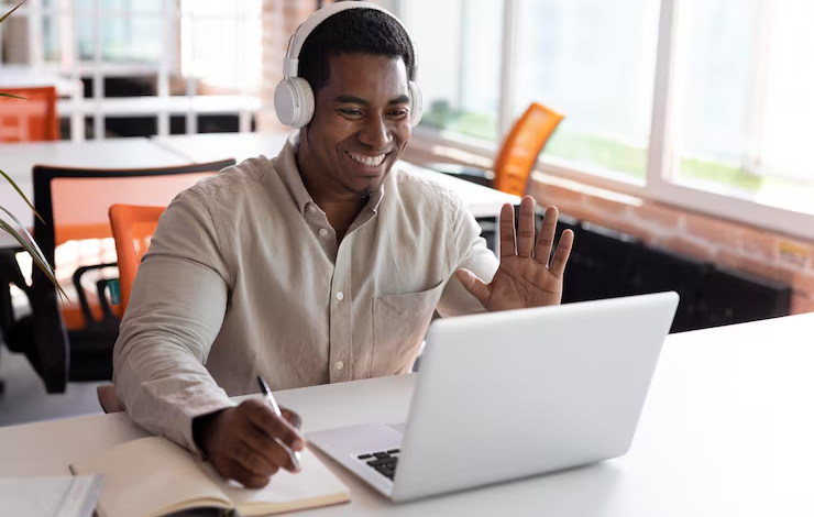 What the Best Online Schools Get Right About Community and Connection