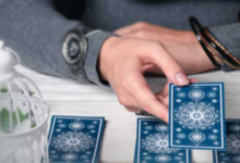 Discover How Ceerly’s Yes or No Tarot is Transforming Online Psychic Readings