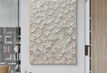 Boho painting draws its essence from the bohemian movement—a countercultural embrace of artistic freedom, wanderlust, and unconventional beauty that emerged