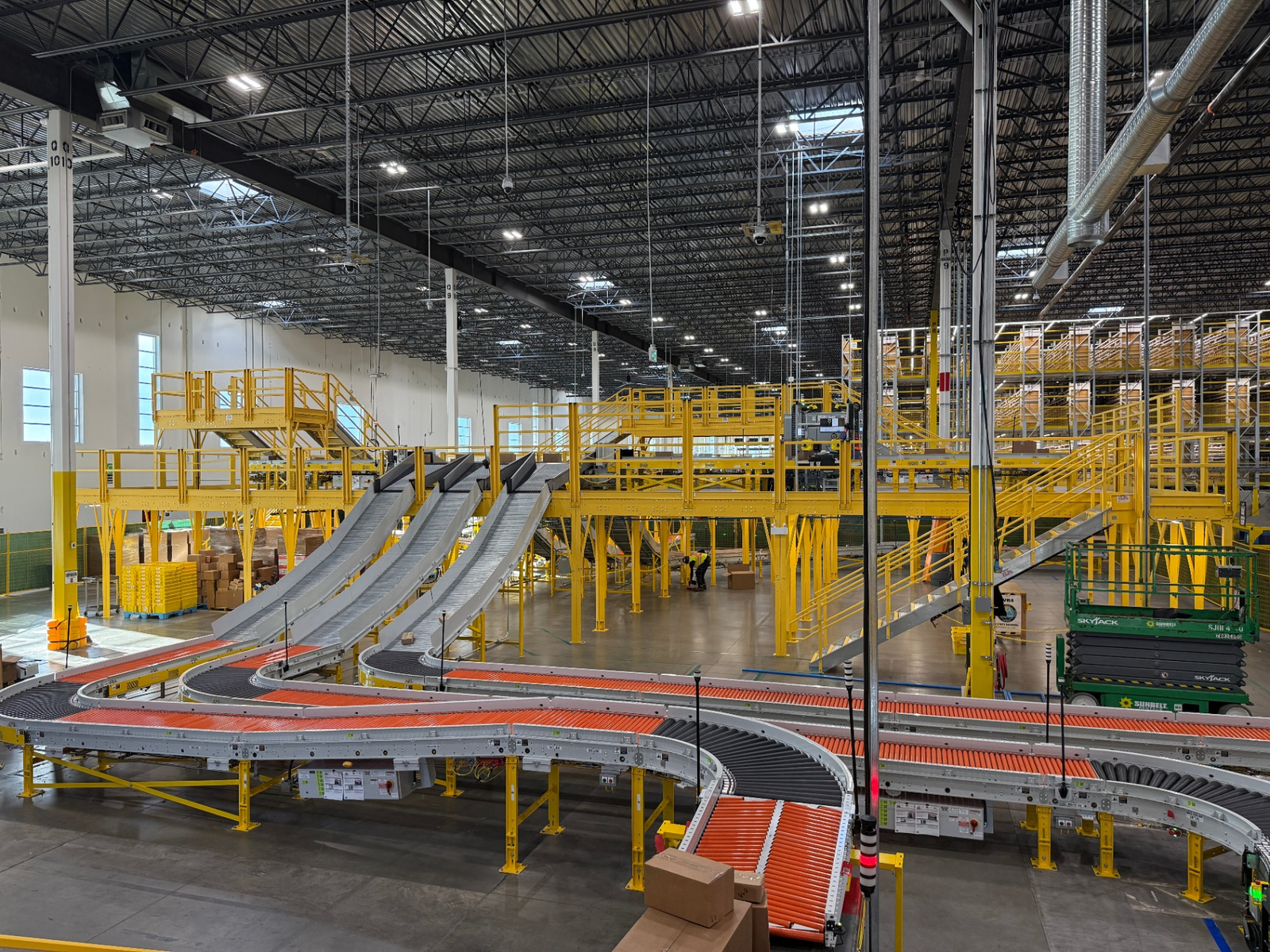 How Facility Maintenance Improves Warehouse Productivity