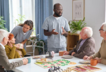 How Specialized Memory Care Communities Support Residents with Cognitive Decline