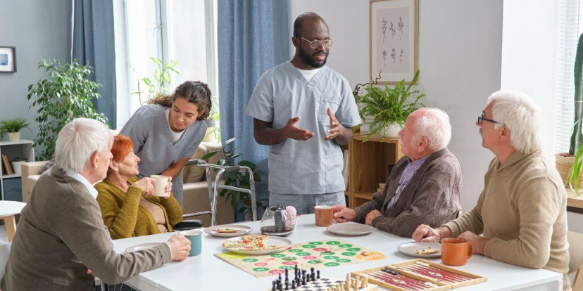 How Specialized Memory Care Communities Support Residents with Cognitive Decline