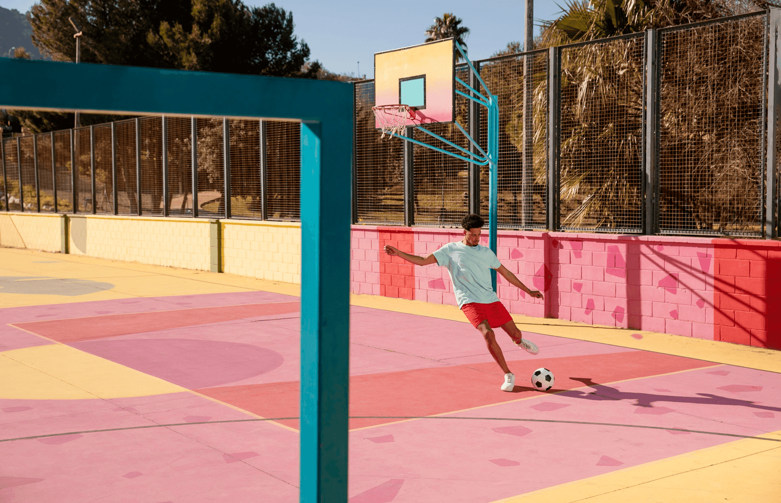 Indoor Multi-Sport Courts: Balancing Traction, Ball Bounce, and Athlete Safety